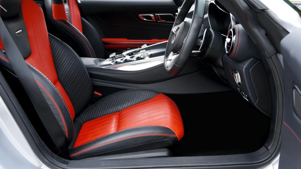 Stylish Defense: Elevating Your Ride with Off-Road Seat Covers pexels mike bird 498692